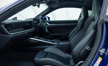 Porsche 911 Carrera S (992) 18