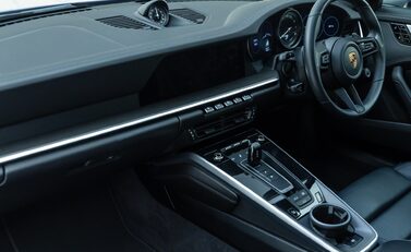 Porsche 911 Carrera S (992) 19