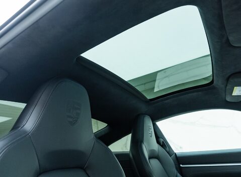 Porsche 911 Carrera S (992) 16