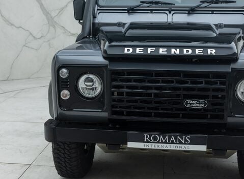 Land Rover Defender 90 ADVENTURE 27