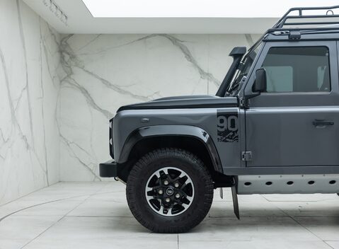 Land Rover Defender 90 ADVENTURE 35