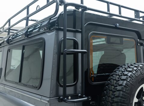 Land Rover Defender 90 ADVENTURE 32