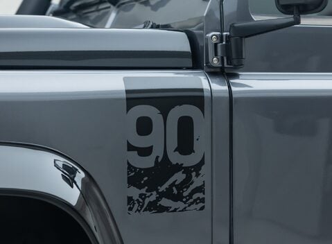 Land Rover Defender 90 ADVENTURE 29