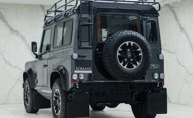 Land Rover Defender 90 ADVENTURE 10