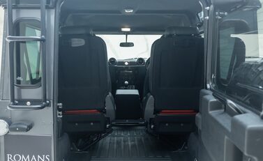 Land Rover Defender 90 ADVENTURE 38