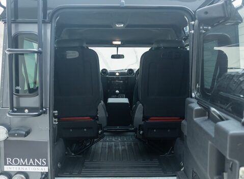 Land Rover Defender 90 ADVENTURE 38