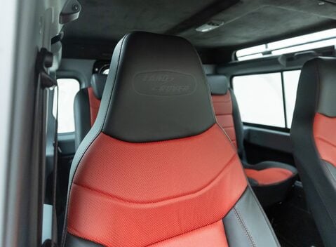 Land Rover Defender 90 ADVENTURE 15