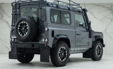 Land Rover Defender 90 ADVENTURE 6