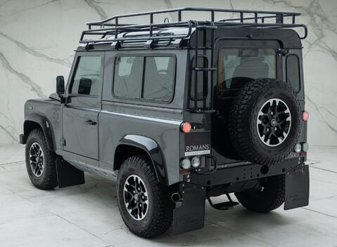 Land Rover Defender 90 ADVENTURE 12