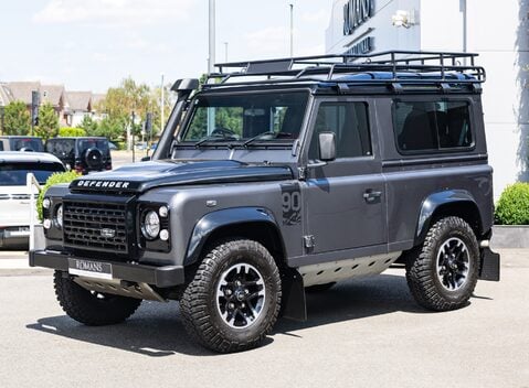 Land Rover Defender 90 ADVENTURE 2