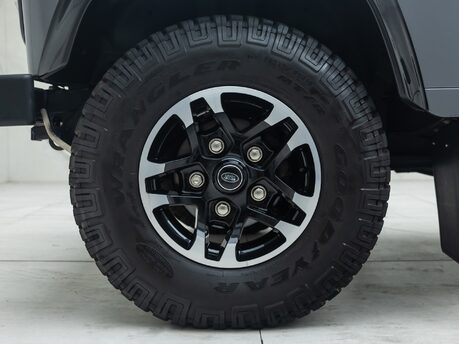 Land Rover Defender 90 ADVENTURE 