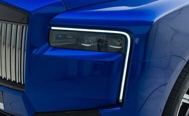 Rolls-Royce Cullinan Series II BLACK BADGE 38