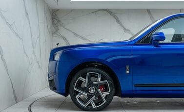 Rolls-Royce Cullinan Series II BLACK BADGE 41