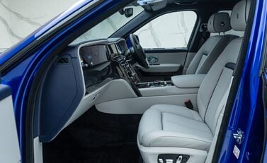 Rolls-Royce Cullinan Series II BLACK BADGE 20