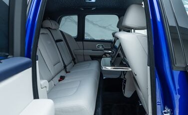 Rolls-Royce Cullinan Series II BLACK BADGE 18