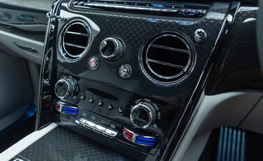 Rolls-Royce Cullinan Series II BLACK BADGE 27