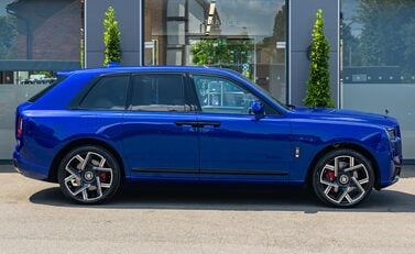 Rolls-Royce Cullinan Series II BLACK BADGE 3