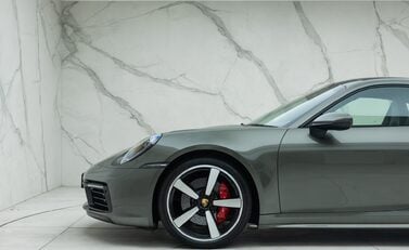 Porsche 911 Carrera S (992) 30