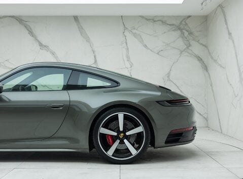 Porsche 911 Carrera S (992) 31