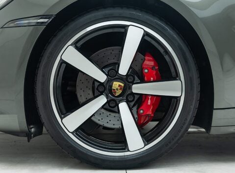 Porsche 911 Carrera S (992) 26