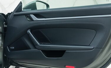 Porsche 911 Carrera S (992) 24