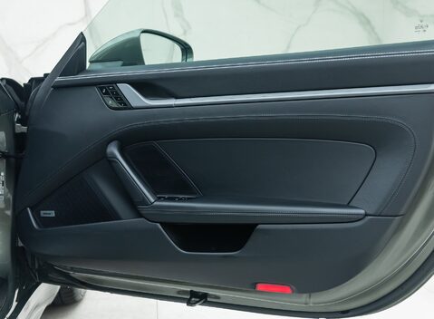 Porsche 911 Carrera S (992) 24