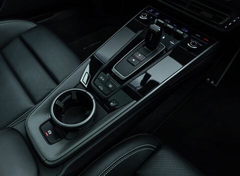 Porsche 911 Carrera S (992) 23