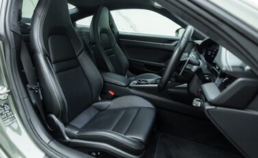 Porsche 911 Carrera S (992) 14