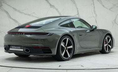 Porsche 911 Carrera S (992) 6