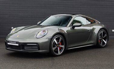 Porsche 911 Carrera S (992) 2