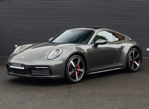 Porsche 911 Carrera S (992) 2