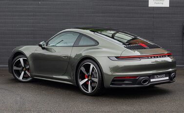 Porsche 911 Carrera S (992) 4