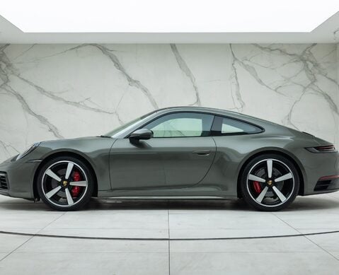 Porsche 911 Carrera S (992)