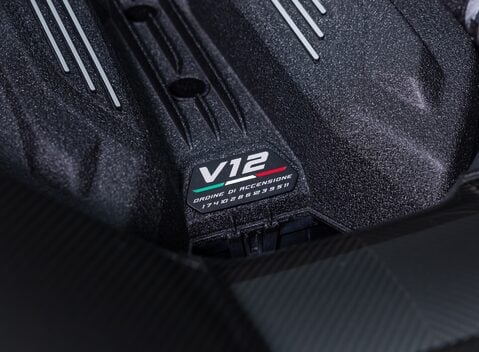 Lamborghini Revuelto 46