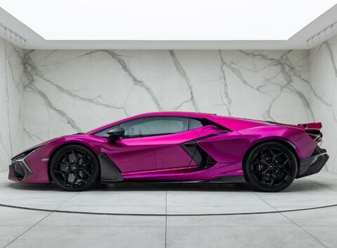 Lamborghini Revuelto 5
