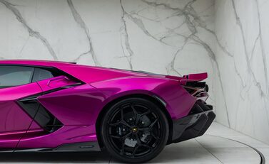 Lamborghini Revuelto 43