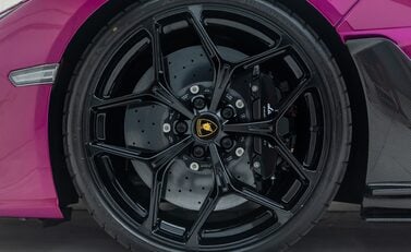 Lamborghini Revuelto 26