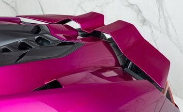 Lamborghini Revuelto 37