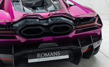 Lamborghini Revuelto 27