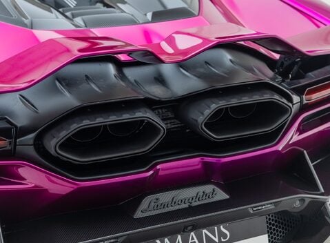 Lamborghini Revuelto 38