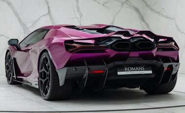 Lamborghini Revuelto 10