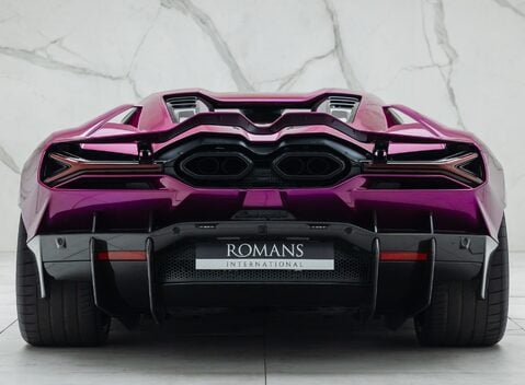 Lamborghini Revuelto 8