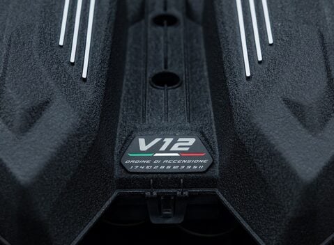 Lamborghini Revuelto 45