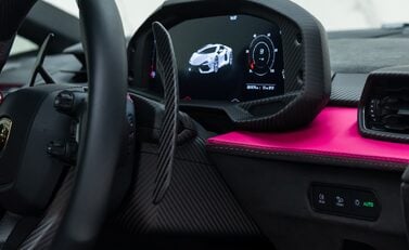 Lamborghini Revuelto 14