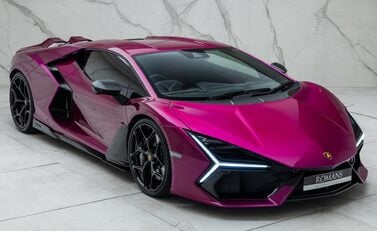 Lamborghini Revuelto 11