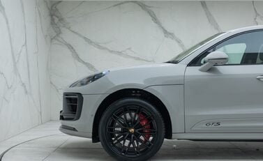 Porsche Macan GTS 33