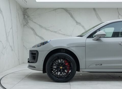Porsche Macan GTS 33