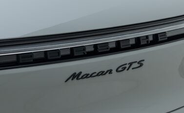 Porsche Macan GTS 32