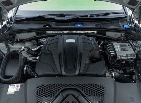 Porsche Macan GTS 35