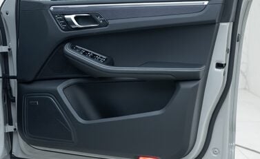 Porsche Macan GTS 26